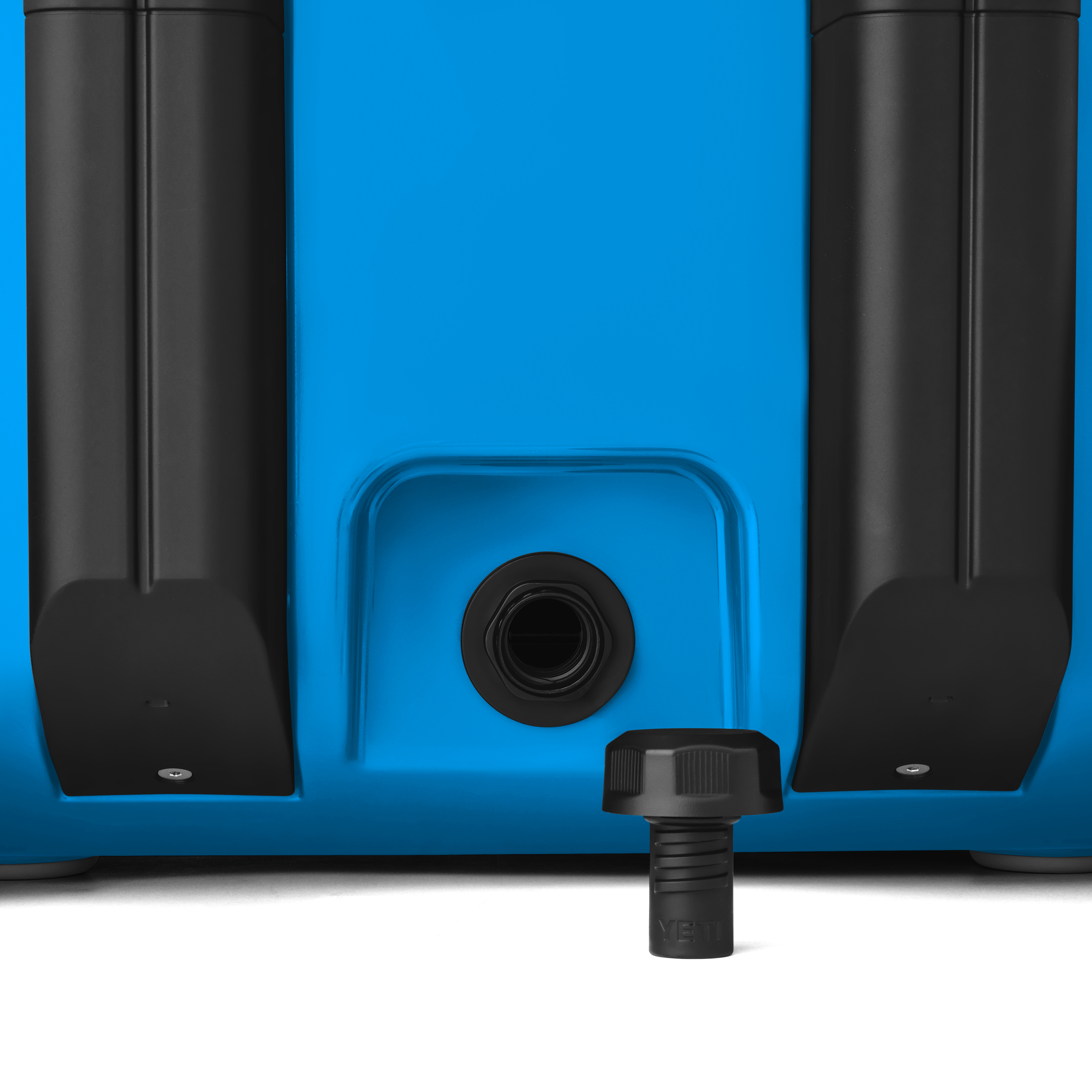 YETI® Roadie 32 Wheeled Cooler - Image 7